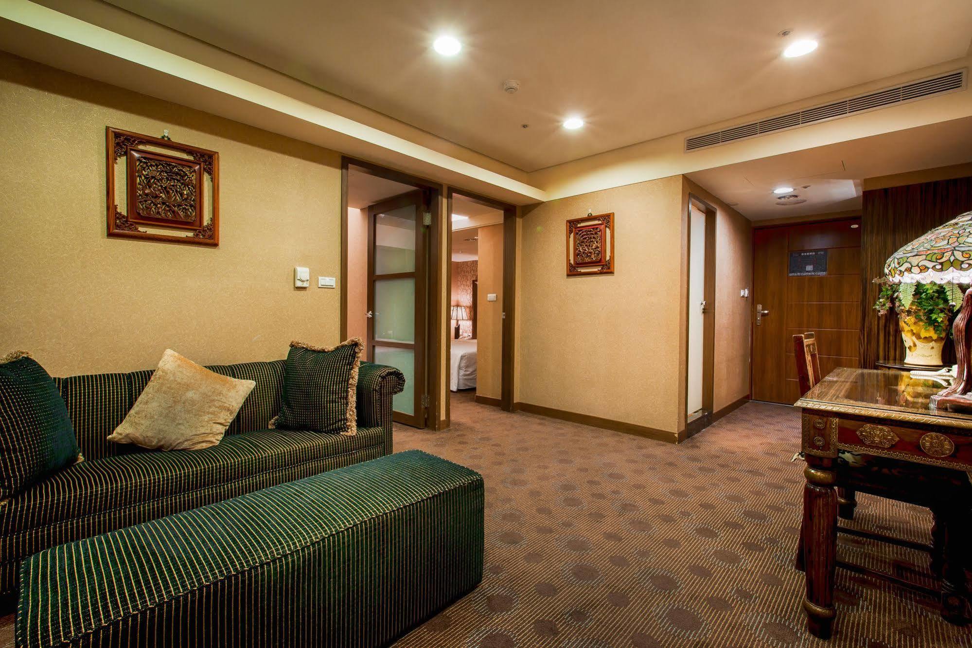 Cai She Hotel Taipei Bagian luar foto