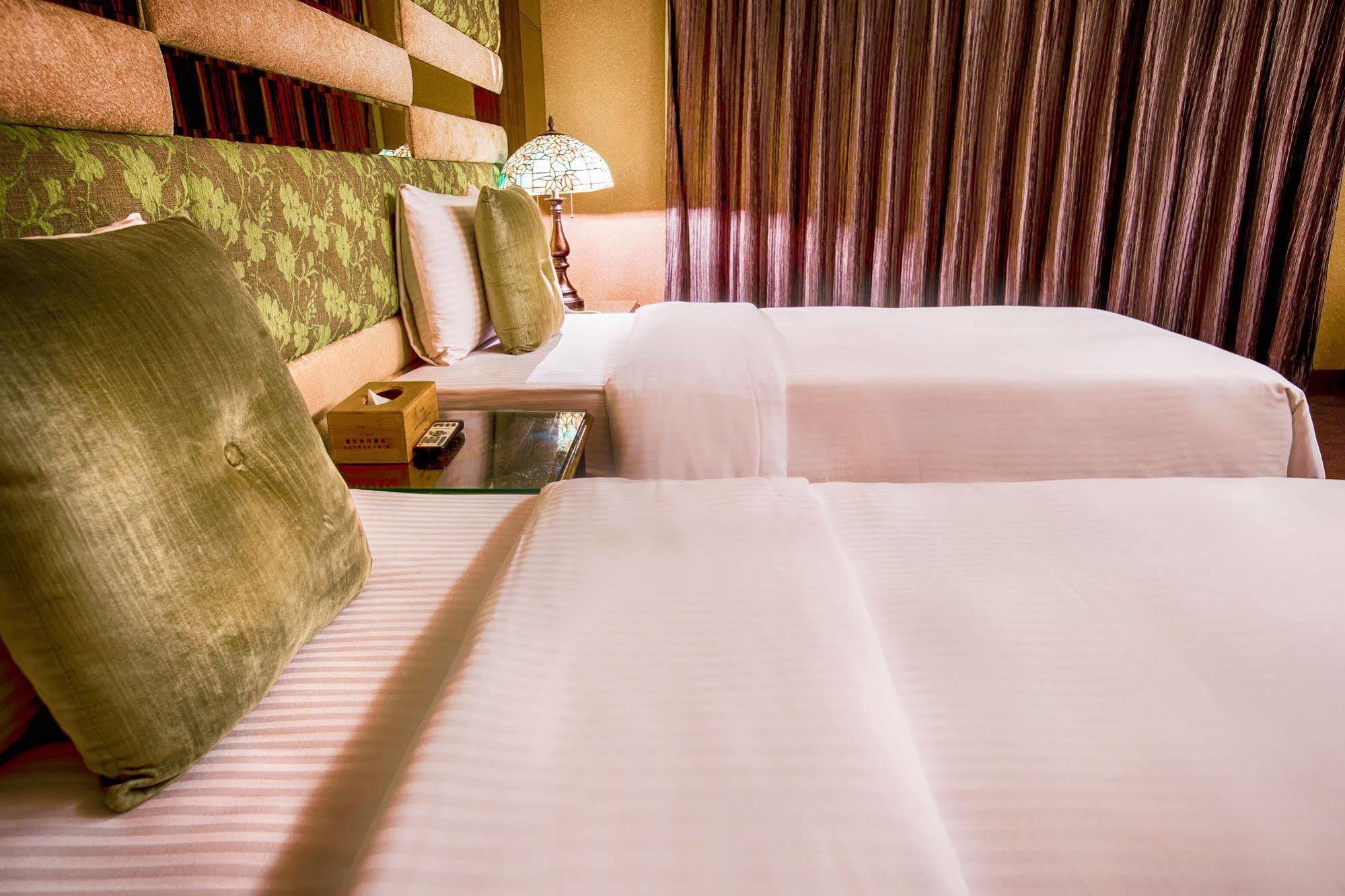 Cai She Hotel Taipei Bagian luar foto
